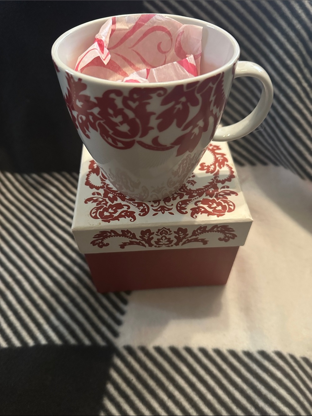 Bed Bath & Beyond Red and White Damask Ceramic Gift Mug